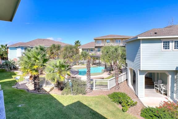 Beachy Keen - Dog-Friendly with Shared Pool - Image 3