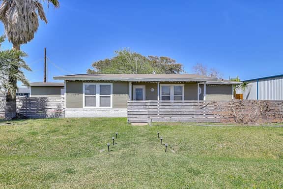 Wharf Cottage - Near Beach & Town, Dogs OK - Image 2