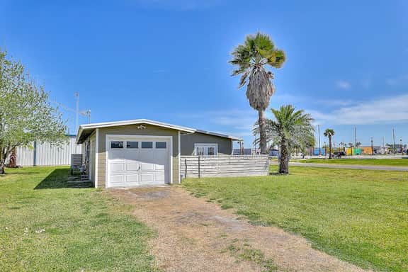Wharf Cottage - Near Beach & Town, Dogs OK - Image 3