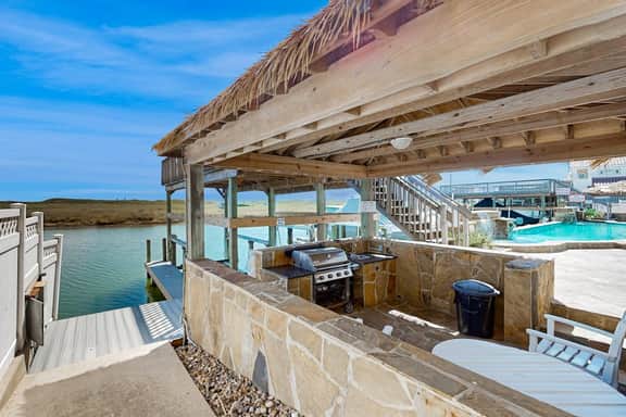 Fun In The Sun - Boat Slip, Pool & Sundeck - Image 4
