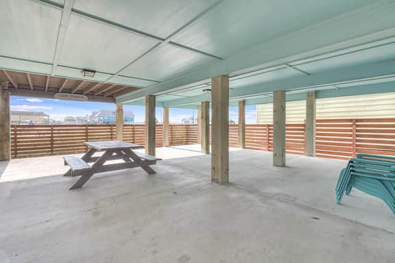 The Blue Shell - Pool, Big Deck & Dog-Friendly - Image 2
