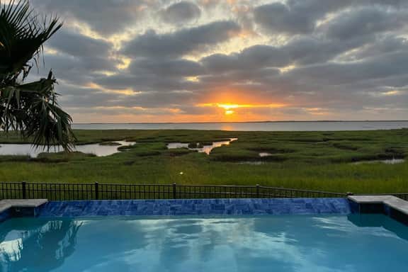 Bay Reserve - Bayfront, Private Heated Pool - Image 2