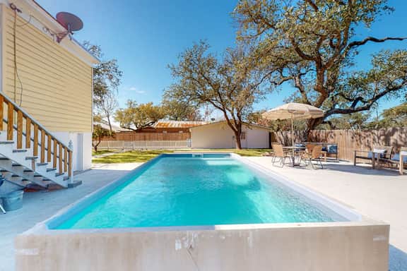The Mathis House - Private Pool, Dog-Friendly - Image 3