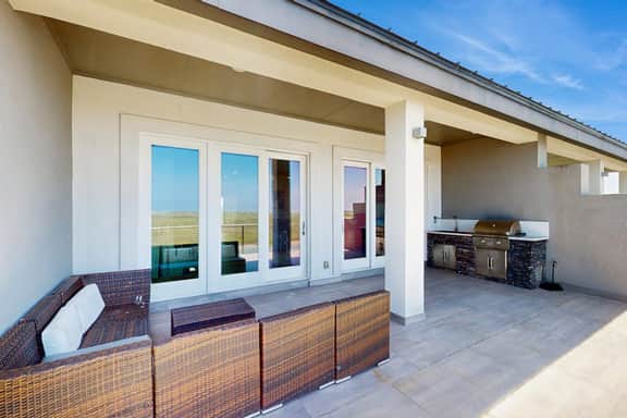 Padre Villa 102 - Waterfront Dock, Walk to Beach - Image 2