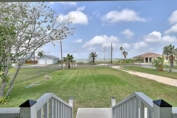 Relaxed Beachin - Rooftop Deck & Bay Views - Image 5