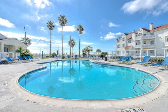 Island Getaway - Pool, Hot Tub & Sauna Near Beach - Image 3