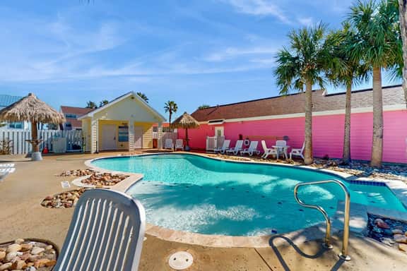 Marquesas 401 - Shared Pool, Patio & Dogs OK - Image 2