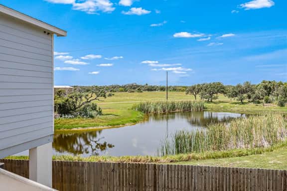 Barnacle Bay - Pool Access, Deck & EV Charger - Image 4