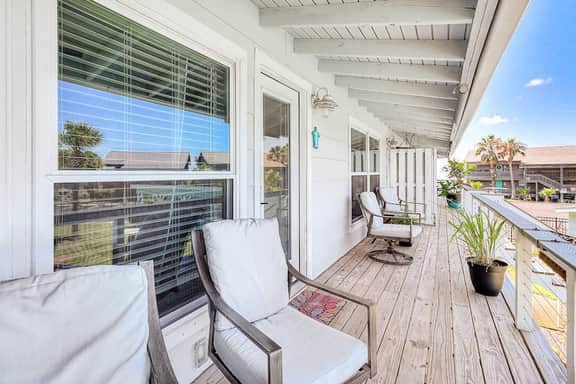 Nassau #402 - Bay Views, Pool & Balcony - Image 5