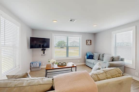 Flip Flop Cottage - Steps to Beach, Dog-Friendly - Image 3