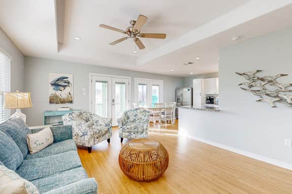 Heron's Hideaway - Screened Porch, Walk to Bay - Image 3