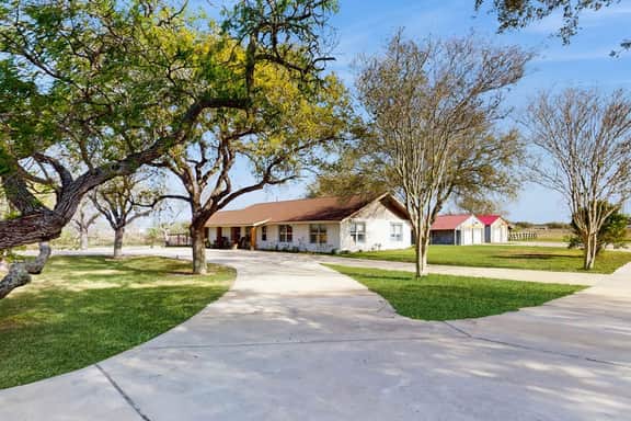 R&R Acres - 17 Acres, Wildlife & Grill - Image 3