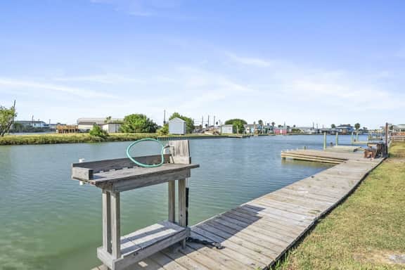 Bay Breeze House - Waterfront, Dock & Hot Tub - Image 5