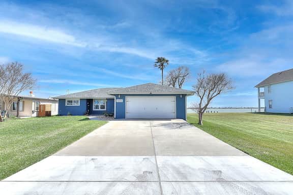 Southern Breeze - Bayfront, Dock & Screened Lanai - Image 2