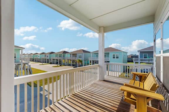 Sunrise Retreat - Pool, Minutes to Beach & Golf - Image 3