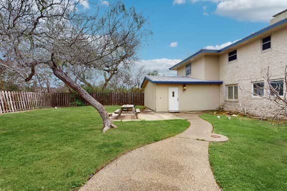 Sunshine Shores - Pool Table, Yard & Dogs OK - Image 2