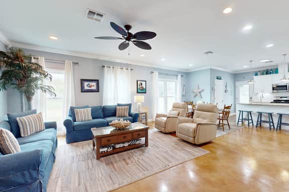 Fish Tail - Covered Patio & Yard, Near Beach - Image 4