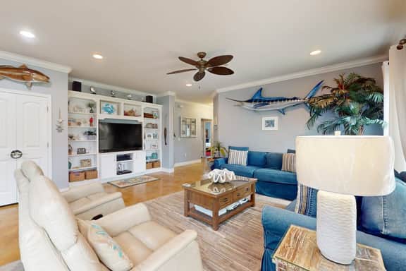 Fish Tail - Covered Patio & Yard, Near Beach - Image 5