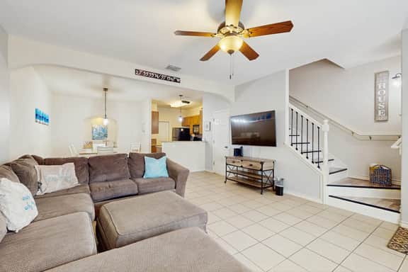 Cay Getaway - Private Balcony & Shared Pool - Image 4