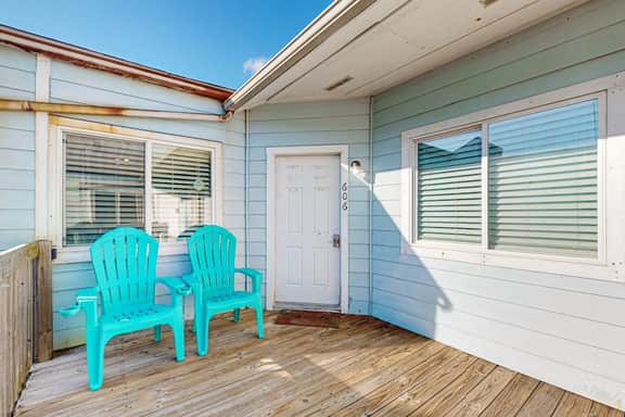 Leeward Isles 606 - Walk to Beach, Pool & Balcony - Image 4