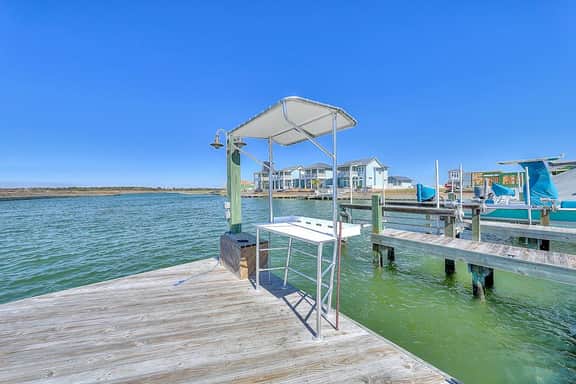 Waterfront Villa on St Charles Bay - Image 2