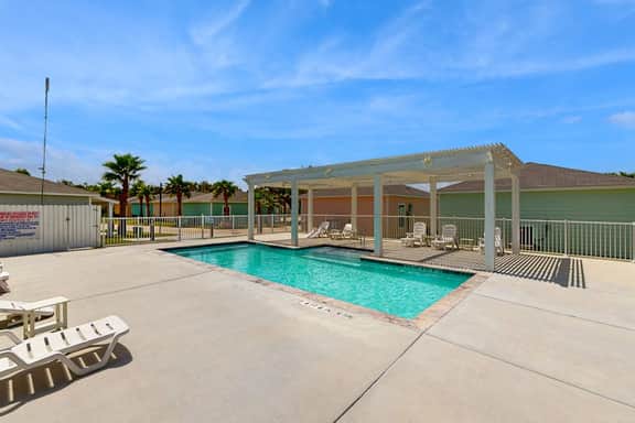 Oasis Retreat - Shared Pool & Stocked Pond - Image 4
