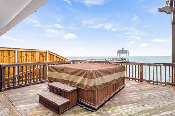 Bay Breeze Beauty - Waterfront, Hot Tub & Dogs OK - Image 4