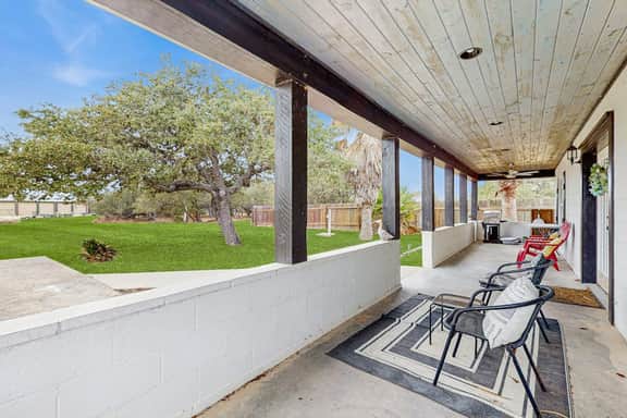 Salty Getaway - Patio, BBQ & Dog-Friendly - Image 2
