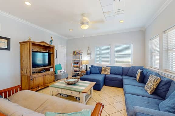 Gulf Breezes Unit B - Pool, Fenced Yard & Dogs OK - Image 4