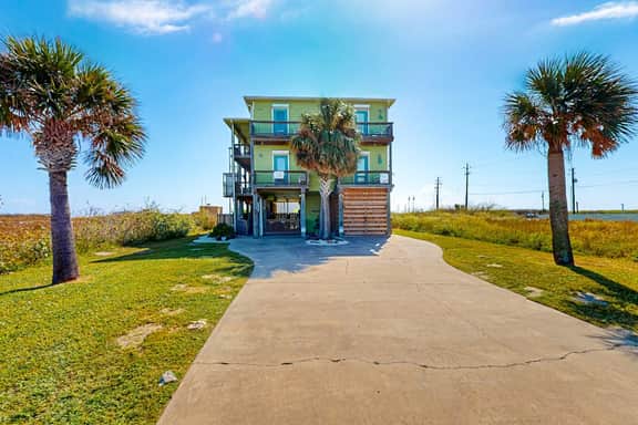 Gulf Breezes Unit B - Pool, Fenced Yard & Dogs OK - Image 3