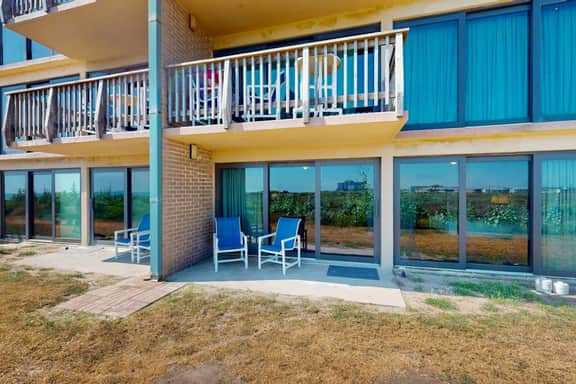 Island House #105 - Heated Pool & Outdoor Patio - Image 4