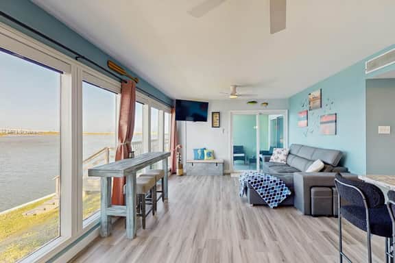 Puente Vista 120 - Wilson's Watering Hole - Captain’s Quarters - Image 3