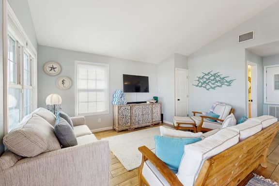 The Yellow House on Laguna Shores - Image 2