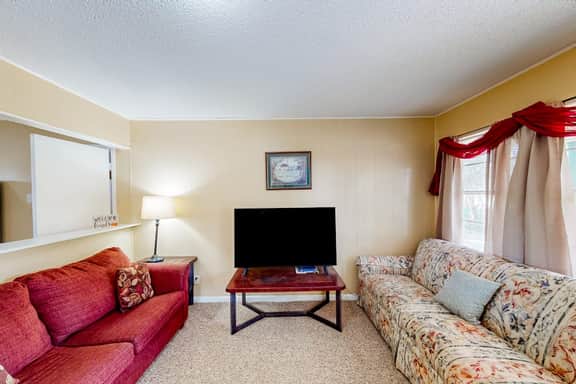 The Bay Breeze - Single-Level with Large Yard - Image 5