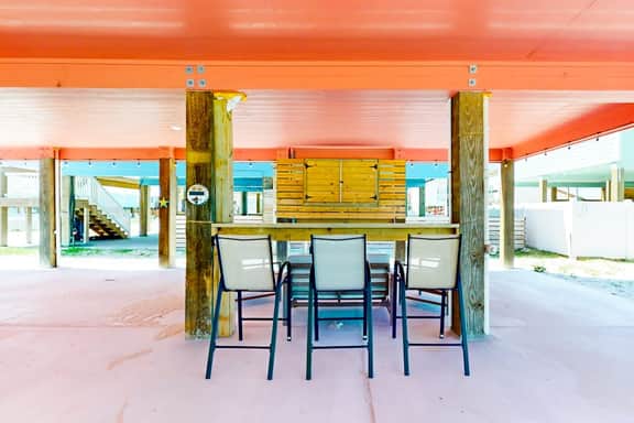 Classy Bum - Covered Patio & Alfresco Dining - Image 4