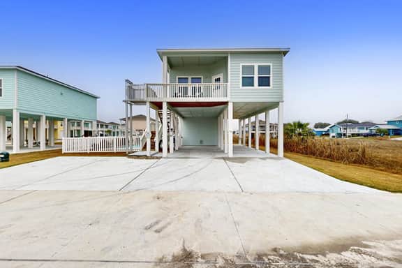 Salty Traditions - Fenced Pool, Steps to the Sand - Image 5