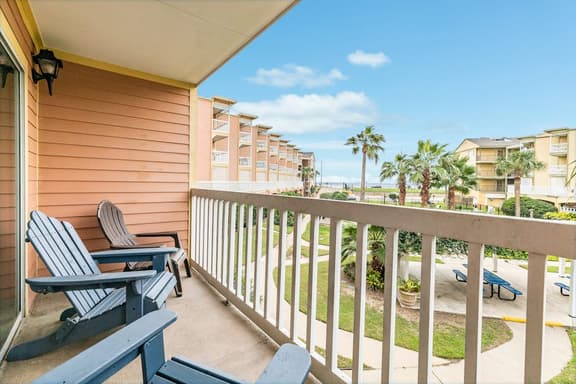 Victorian 7103 - Beachfront, Pools & Hot Tubs - Image 1