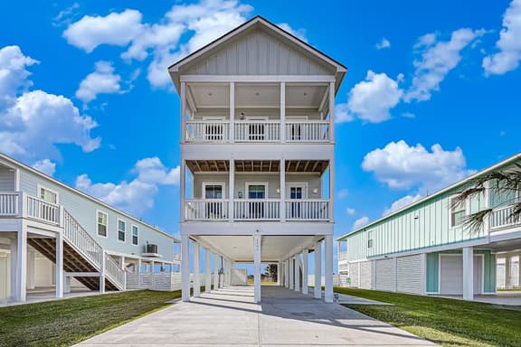 Sea La Vie - New Beach House with Game Room - Image 1