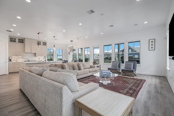 Sky Blue Shores - Gulf Views, Decks, Sleeps 16 - Image 1