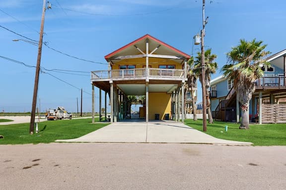 Paradise At Last - Ocean Views, Walk to Beach - Image 1