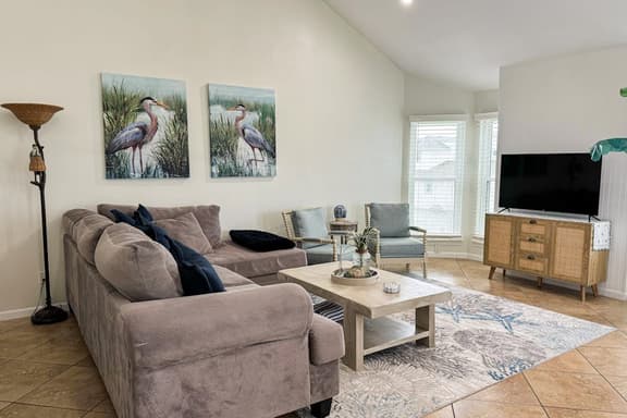 Seabreeze Serenity - Beachfront & Dog-Friendly - Image 1
