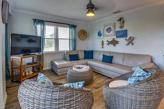 Mezquite House - Ocean Views, Sleeps 16, Dogs OK - Image 1