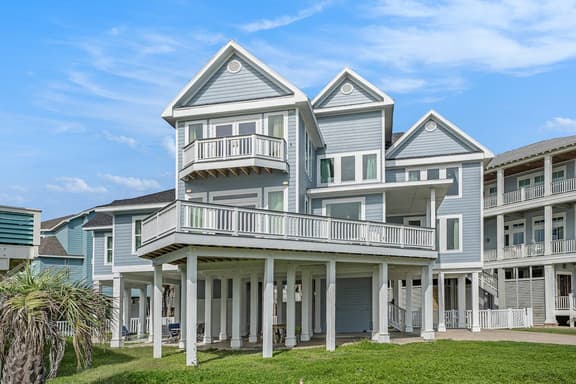 Beach Haus - Sleeps 22, Ocean-View Balconies - Image 1