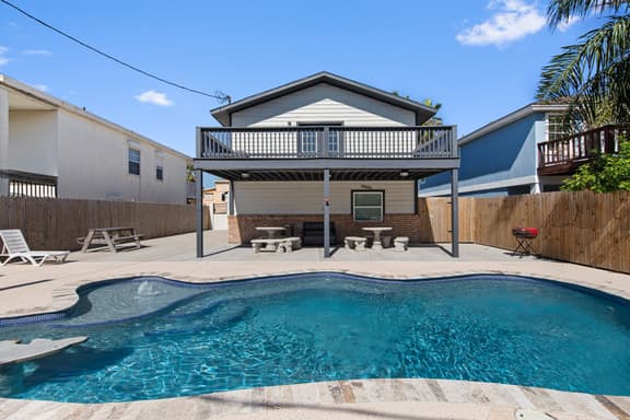 Seascape Villa - Private Pool, Bay View, 5BR - Image 1