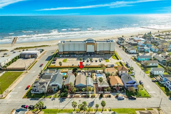 Bella Vie - Fenced Yard, Walk to the Beach - Image 1