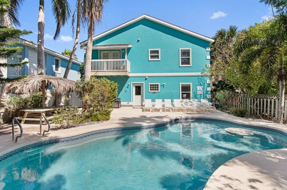 Oleander Oasis - Private Pool, 5BR, Sleeps 16 - Image 1