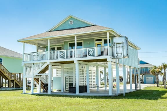 Crystal Blue - Gulf Views, Blocks to the Beach - Image 1