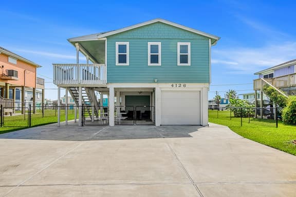 The Shell Shack - Pool & Tennis Access, Patio - Image 1