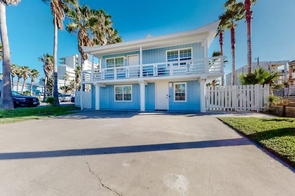 Lazy Seagull Beach House - Image 1