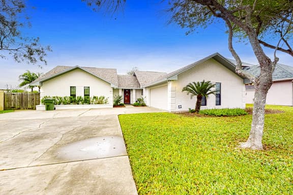 Birder's Heaven at 621 Palm - Image 1